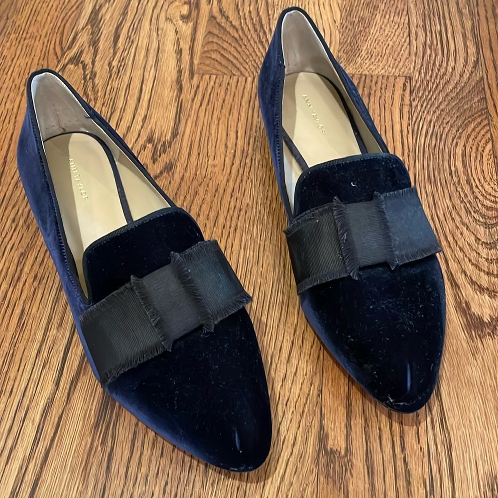 Ann Taylor blue velvet loafers | size 8.5